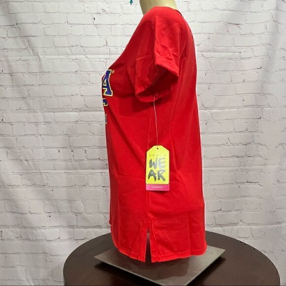 ZUMBA Game on V-neck Tee in size small red - Picture 3 of 6